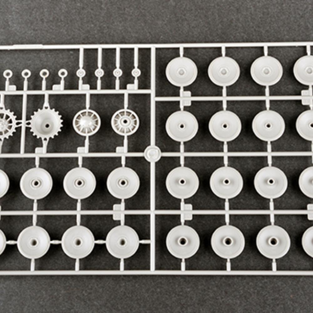 1/35 Pz.Kpfw.VI Ausf.E Sd.Kfz.181 Tiger I (Med. Prod.) w/ Zimmerit
