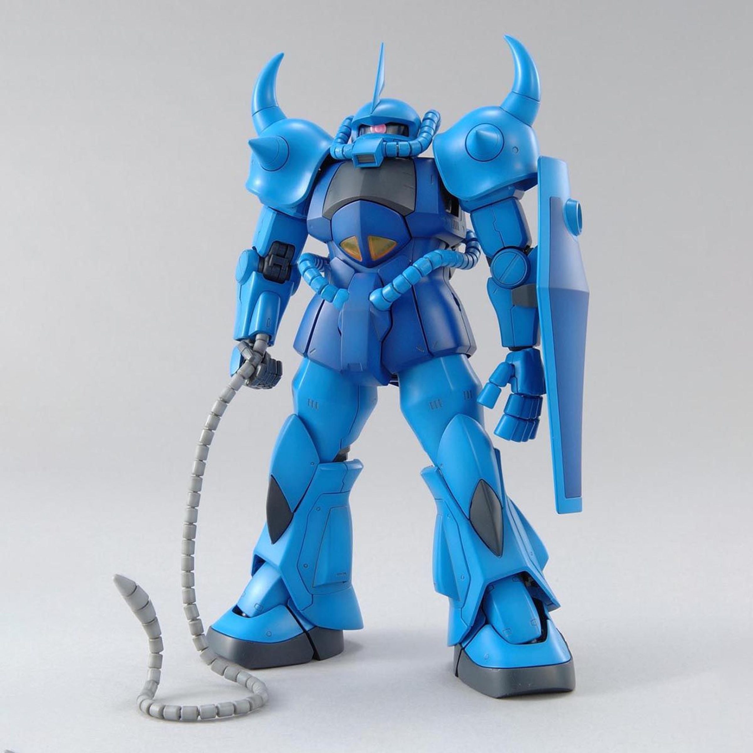 Bandai 1/100 MG Mobile Suit Gundam MS-07B Gouf (Ver 2.0)