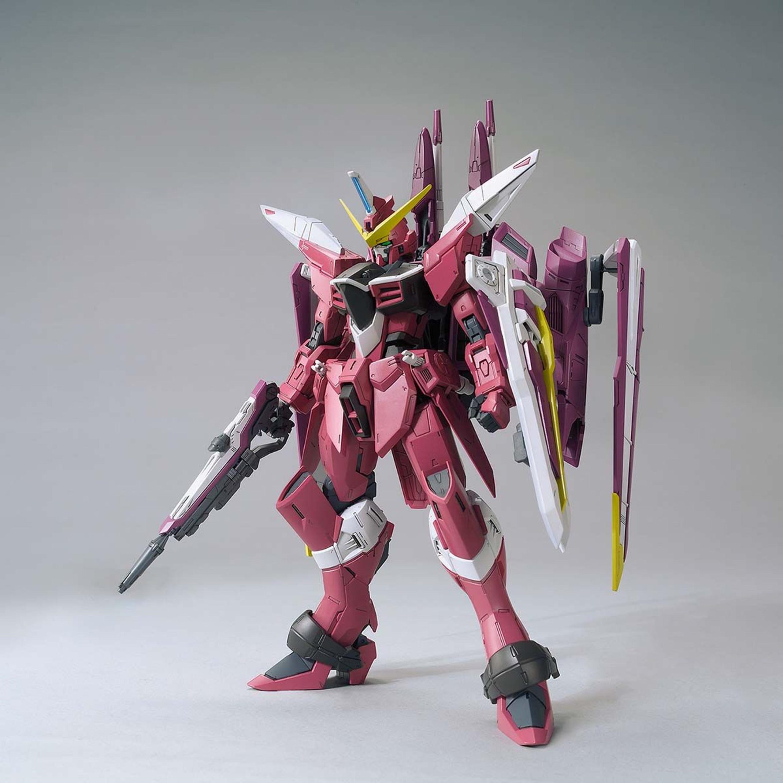 Bandai 1/100 MG Mobile Suit Gundam SEED ZGMF-X09A Justice Gundam
