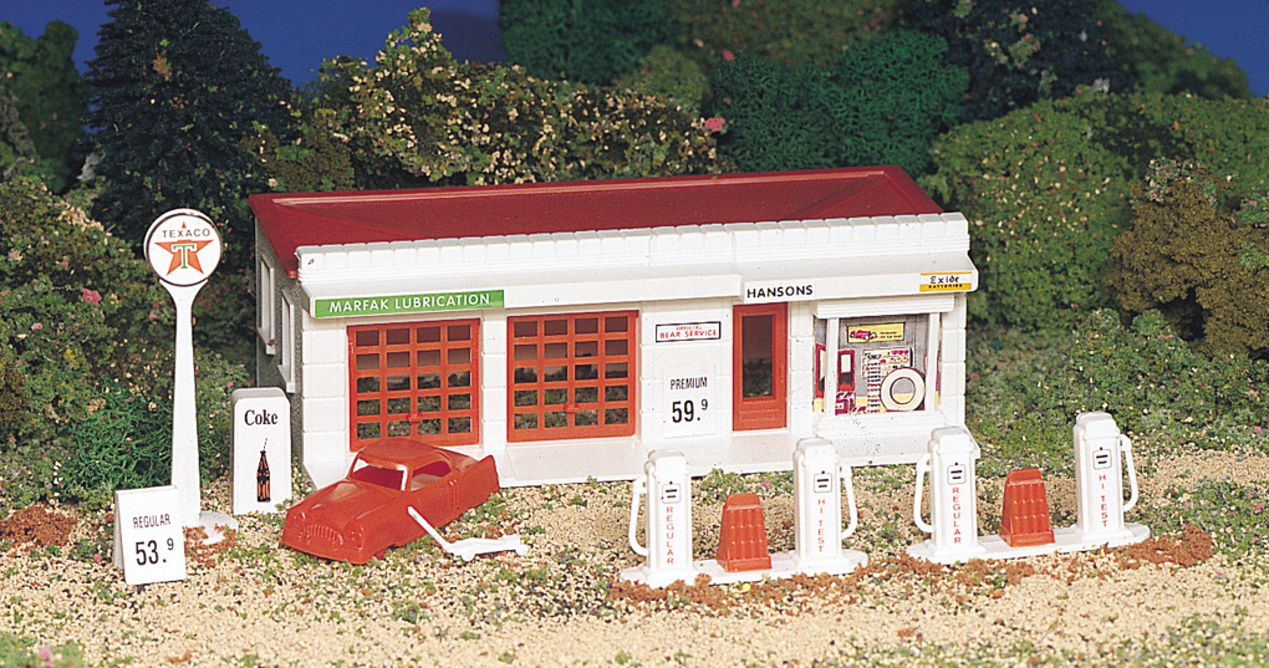 HO-Scale Gas Station