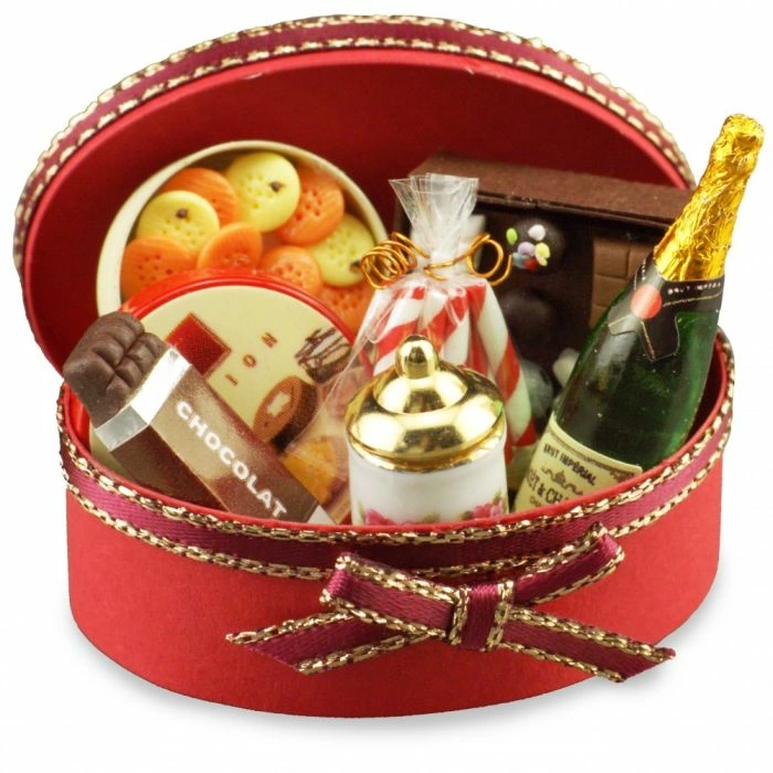 Red Hamper