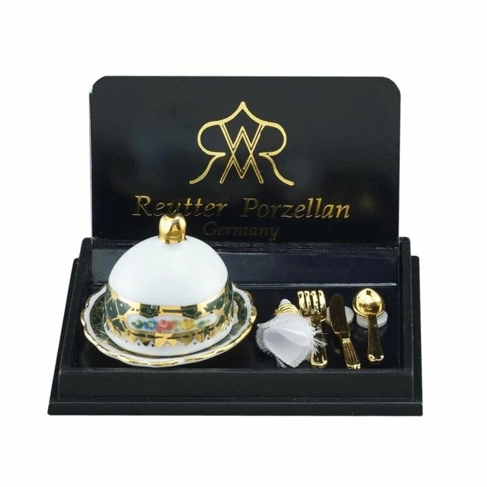 Dinner Plate Setting Irish Floral Design