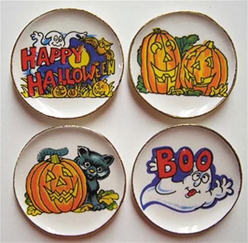 4 'Boo' Halloween Platters