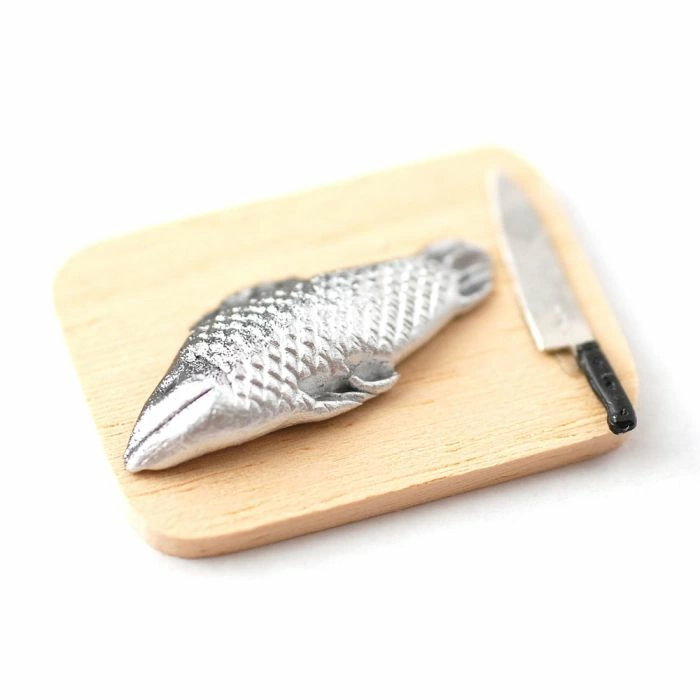 Discontinued - Whole Fish with Board and Knife
