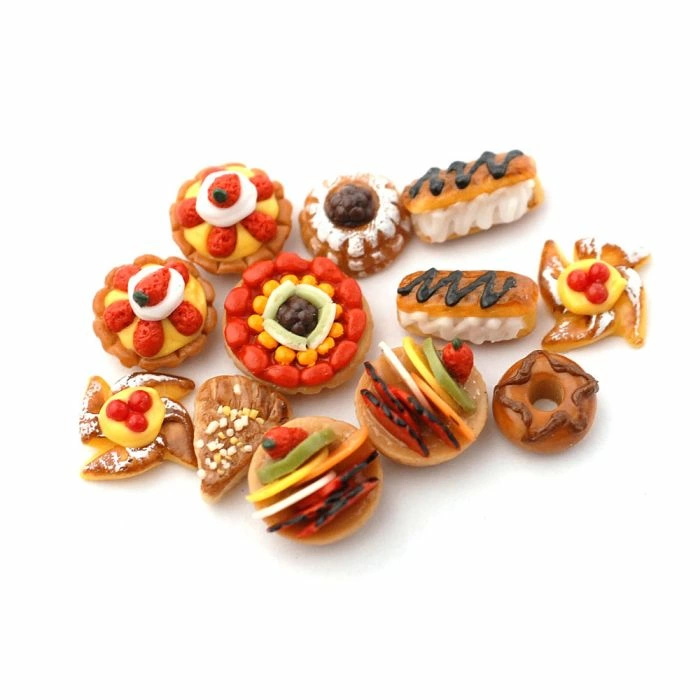 Selection of Deluxe Cakes & Pastries